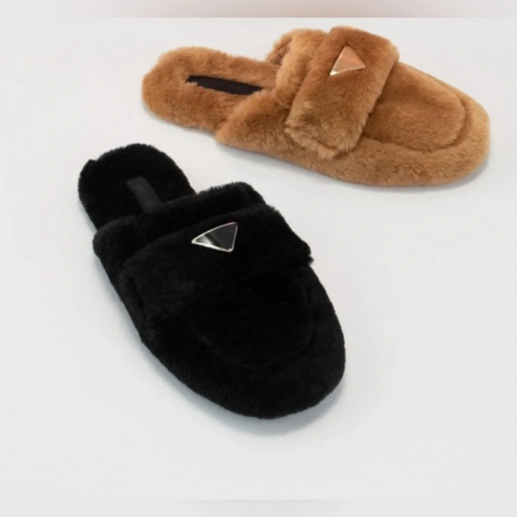 New Stylish Slippers in Black - Size 7.5 - Cozy, Chic Design New in Box - Picture 5 of 5